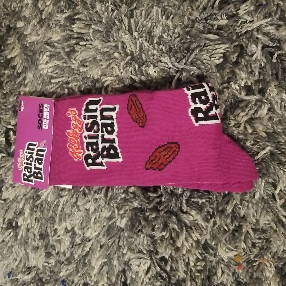 Kellogg's raisin brand crew socks Fits men size 6-12 brand new
